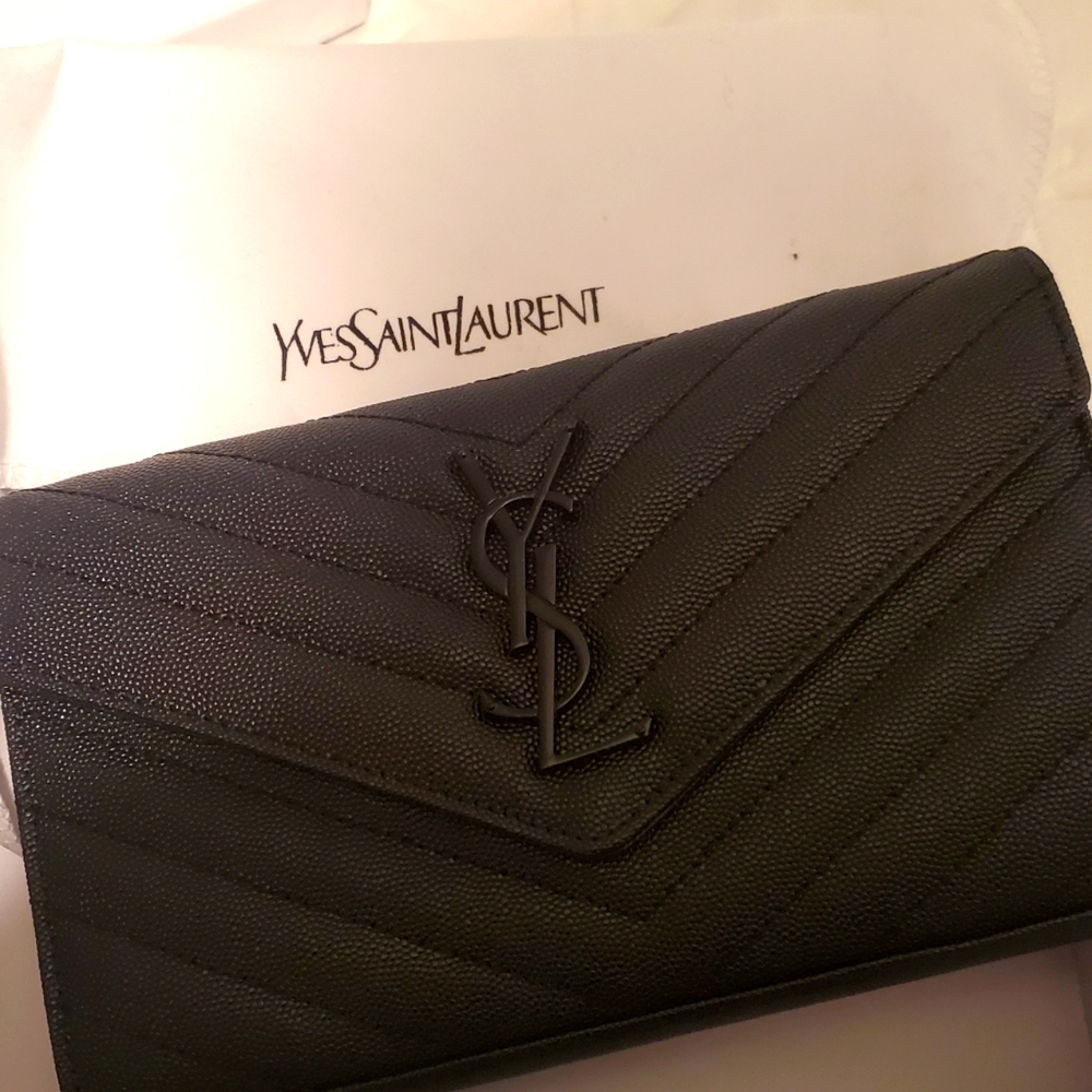 SAINT LAURENT : Leather wallet-on-chain